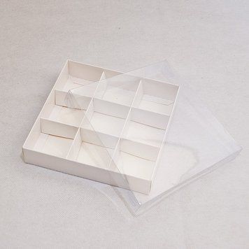 Коробка на 9 цукерок 150х150х30 з прозорою кришкою БІЛА