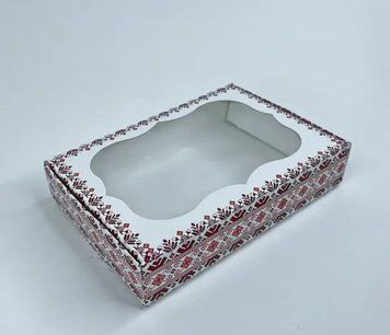 Коробка д. пряників 150х100х30 з фігурн. вікном ВИШИВАНКА