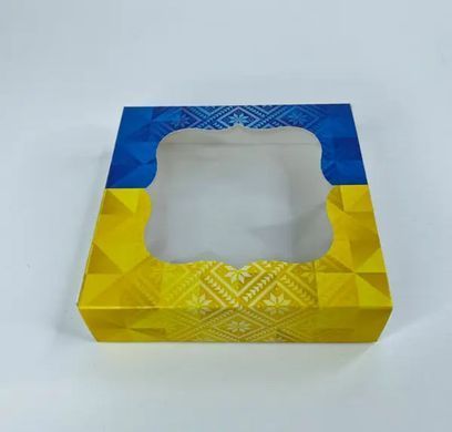 Коробка-пенал д. пряників 120х120х30 з фігурн. вікном ПРАПОР
