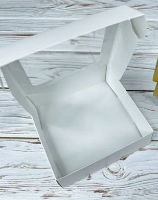 Коробка д. пряників 120х120х35 з вікном БІЛА