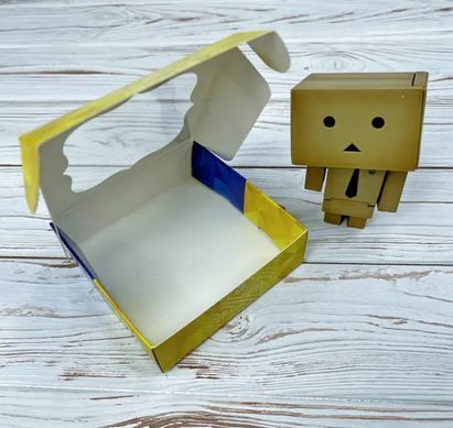 Коробка д. пряників 100х100х30 з фігурн. вікном ПРАПОР